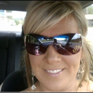 Meet your Posher, Suzanne